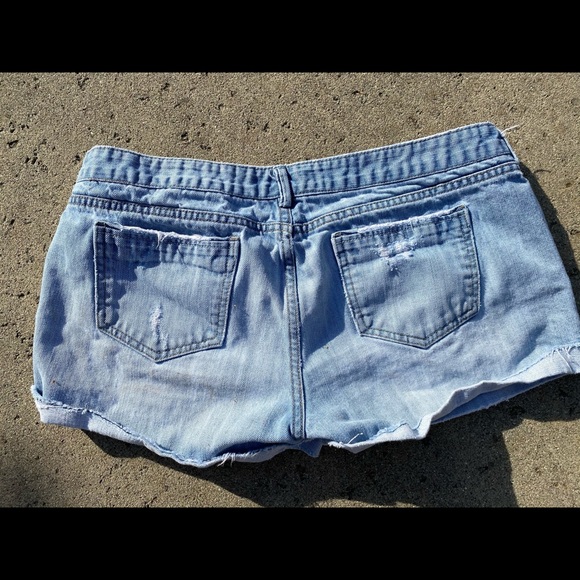 Forever XXI denim shorts - Picture 3 of 5
